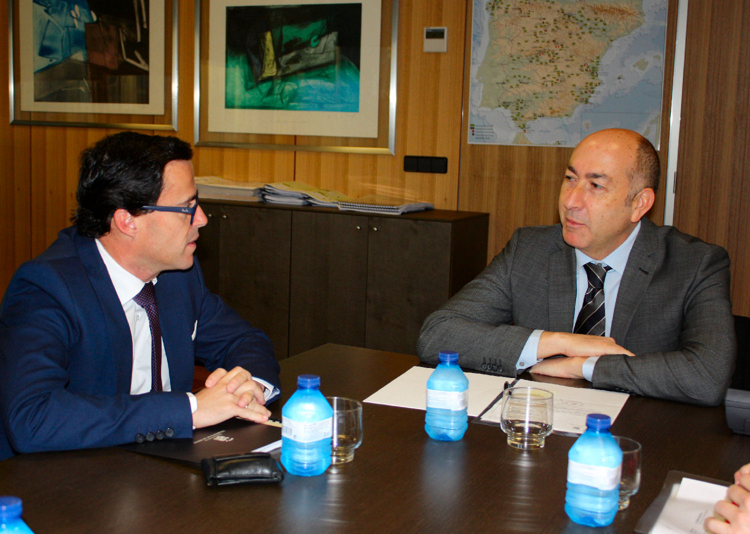 Soler se reúne con el alcalde de Villanueva de la Serena