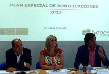 La directora general de Sepes presenta el Plan Especial de Bonificaciones para el parque empresarial Los Camachos, en Cartagena