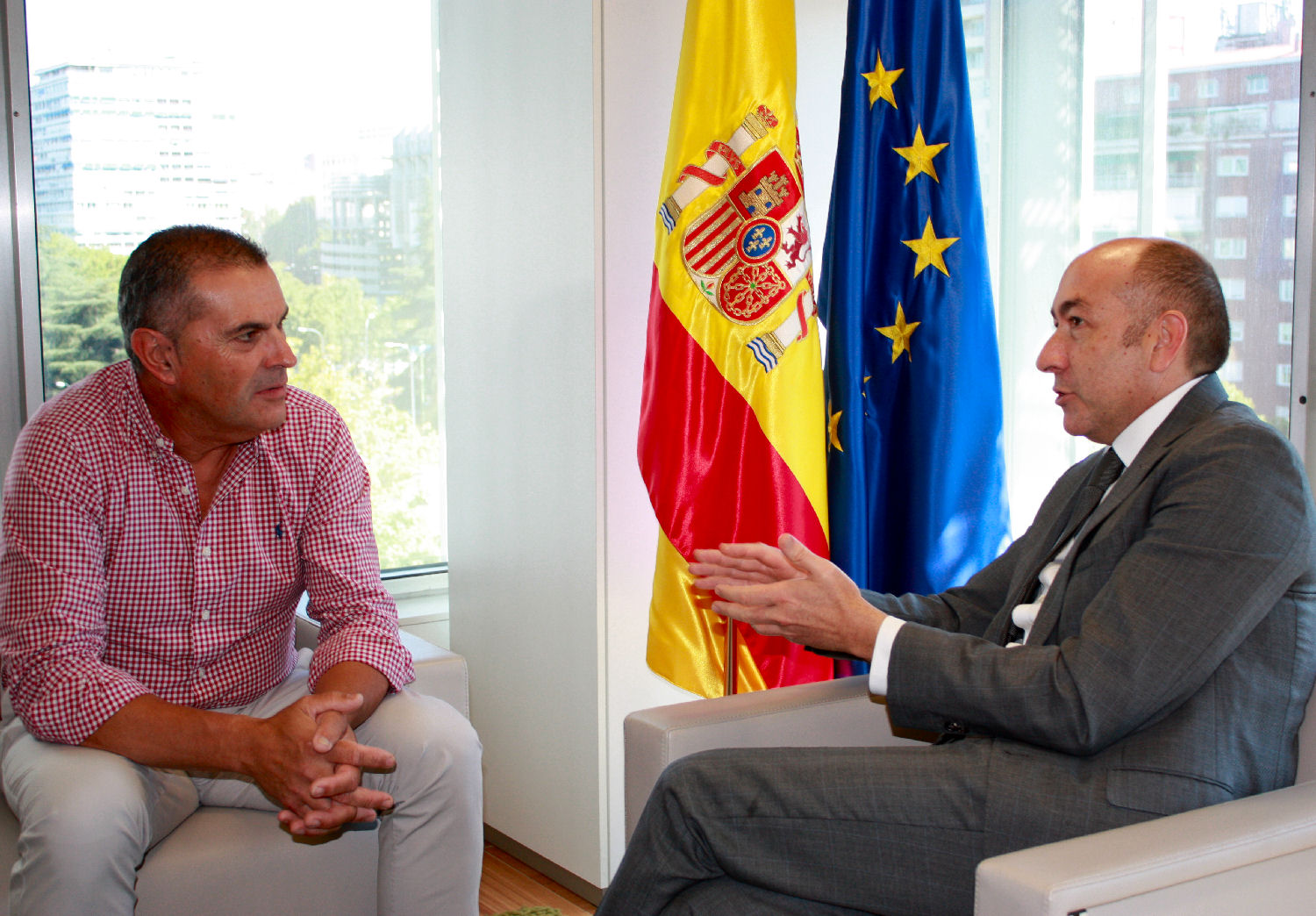 Soler se reúne con el alcalde de Morcín