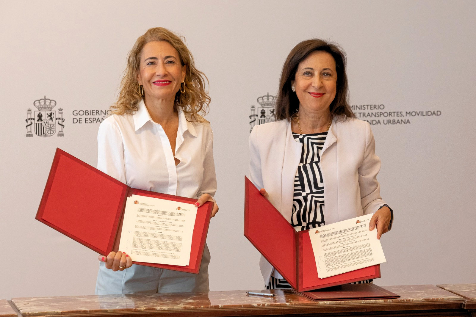 Raquel Sánchez firma con Margarita Robles un protocolo para construir más de 800 viviendas para alquiler 